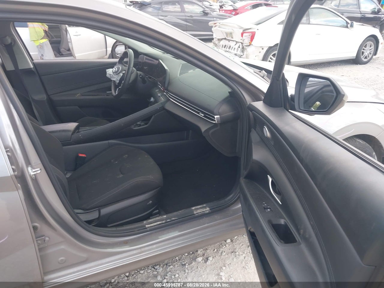 2023 HYUNDAI ELANTRA SEL · 5/11