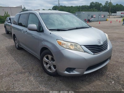 2012 TOYOTA SIENNA LE V6 8 PASSENGER