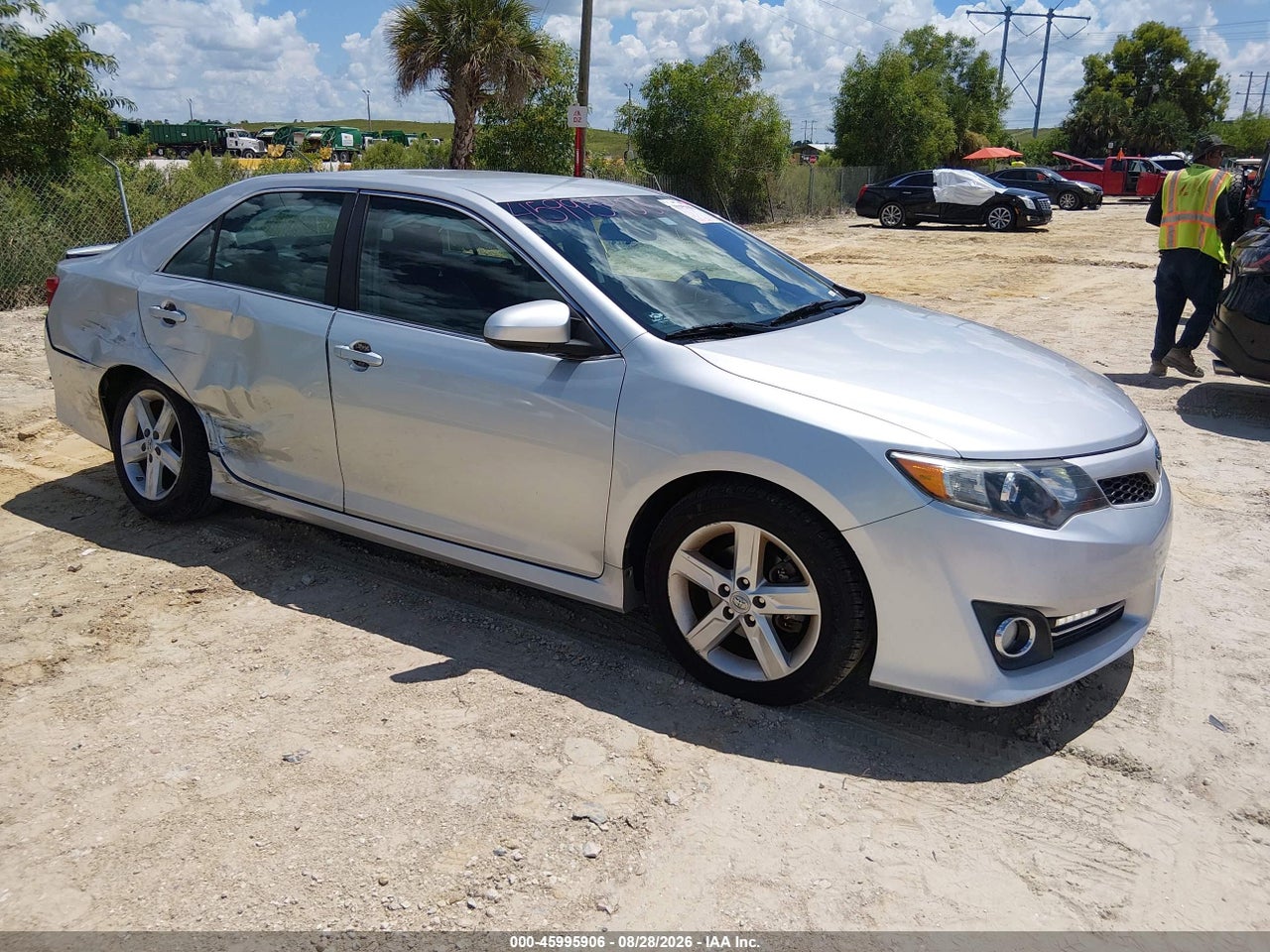 2012 TOYOTA CAMRY SE