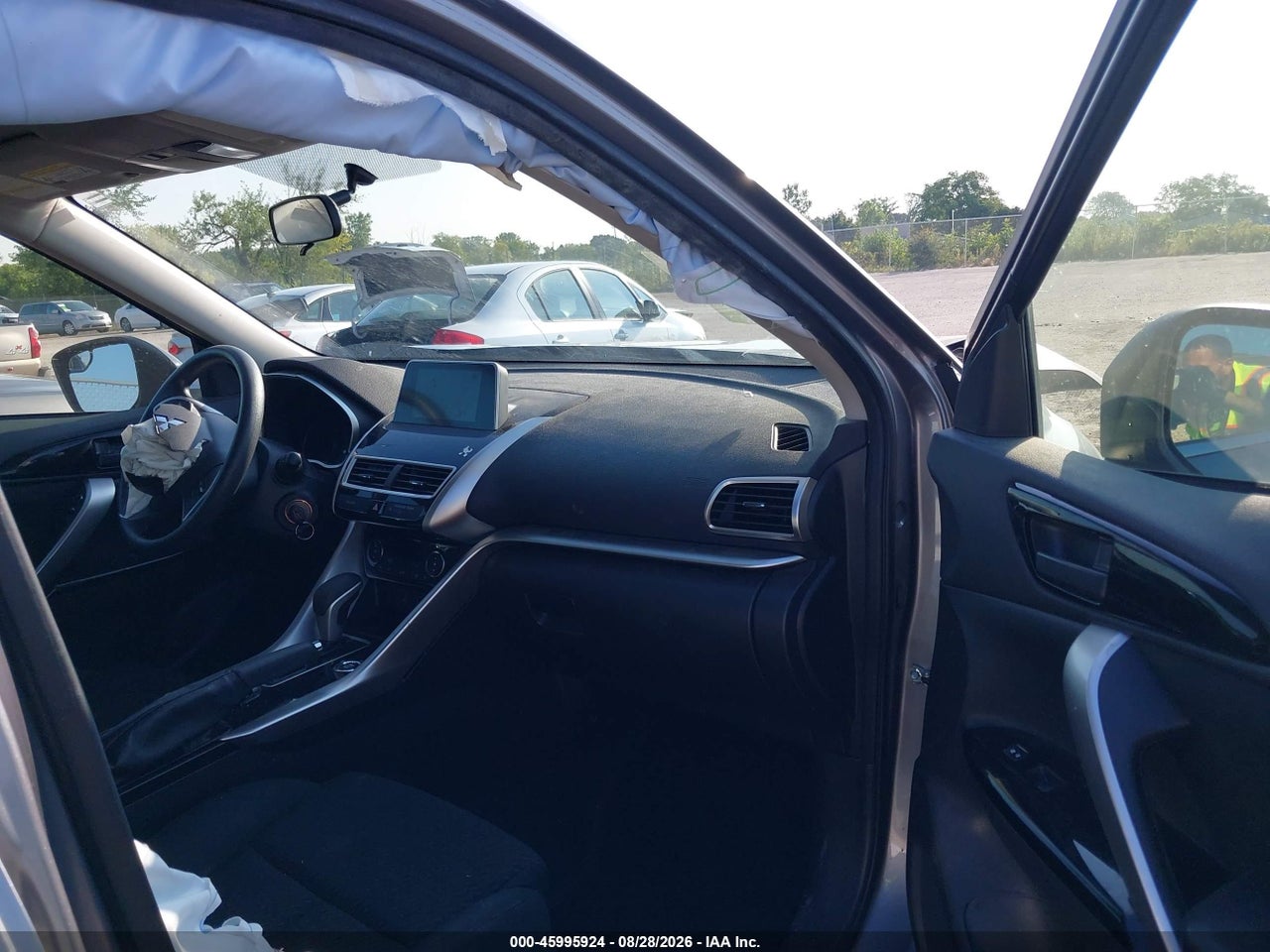 2018 MITSUBISHI ECLIPSE CROSS LE · 5/11