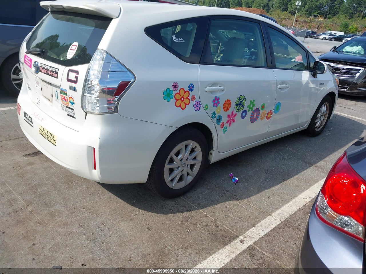 2013 TOYOTA PRIUS V THREE · 4/11
