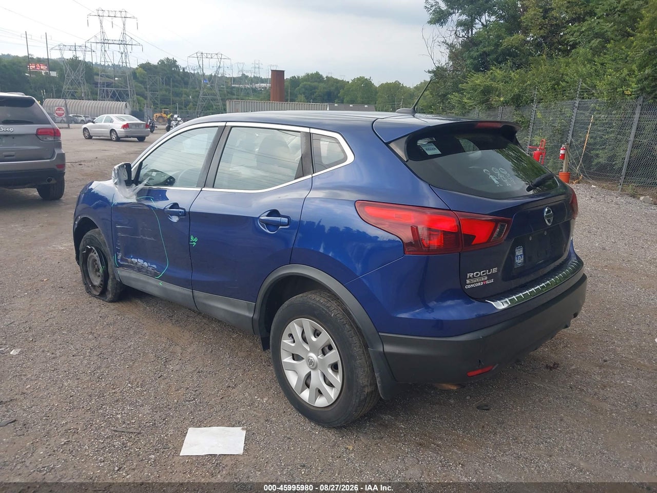 2017 NISSAN ROGUE SPORT S · 3/11