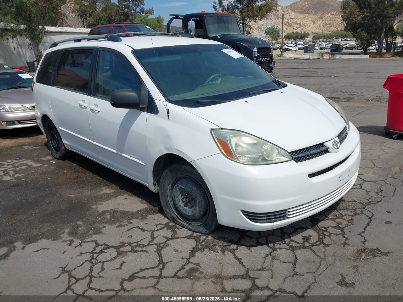2004 TOYOTA SIENNA CE