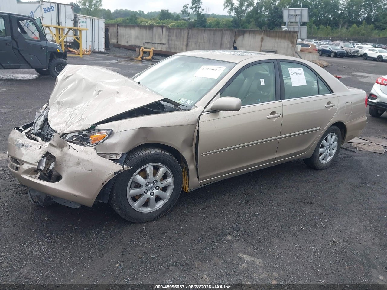 2004 TOYOTA CAMRY XLE V6 · 2/11