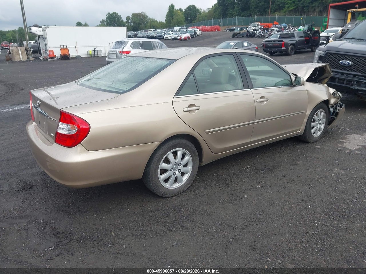 2004 TOYOTA CAMRY XLE V6 · 4/11