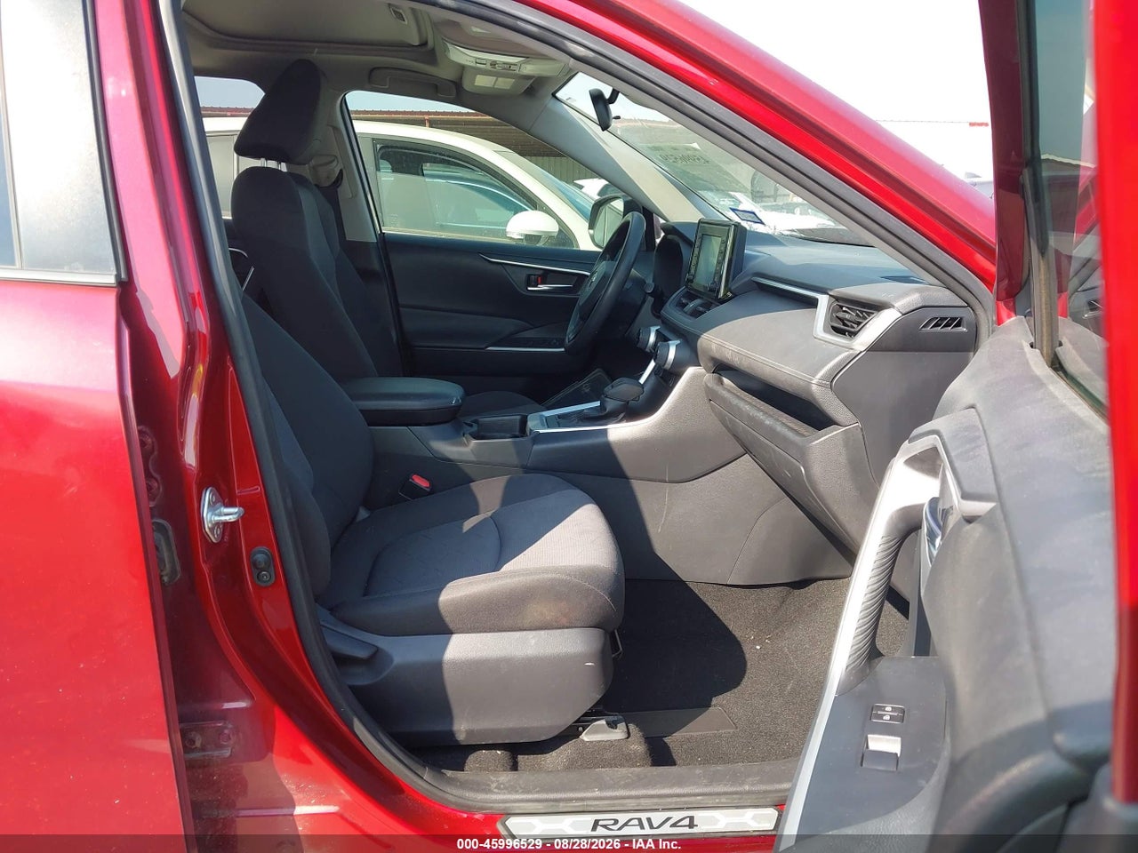 2019 TOYOTA RAV4 XLE · 5/11