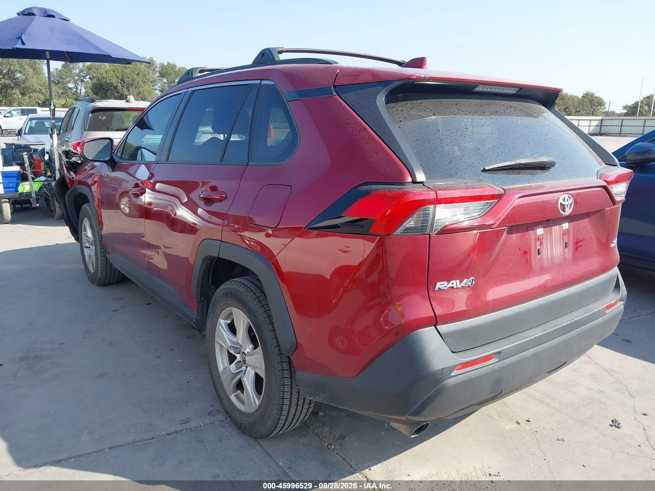 2019 TOYOTA RAV4 XLE · 3/11