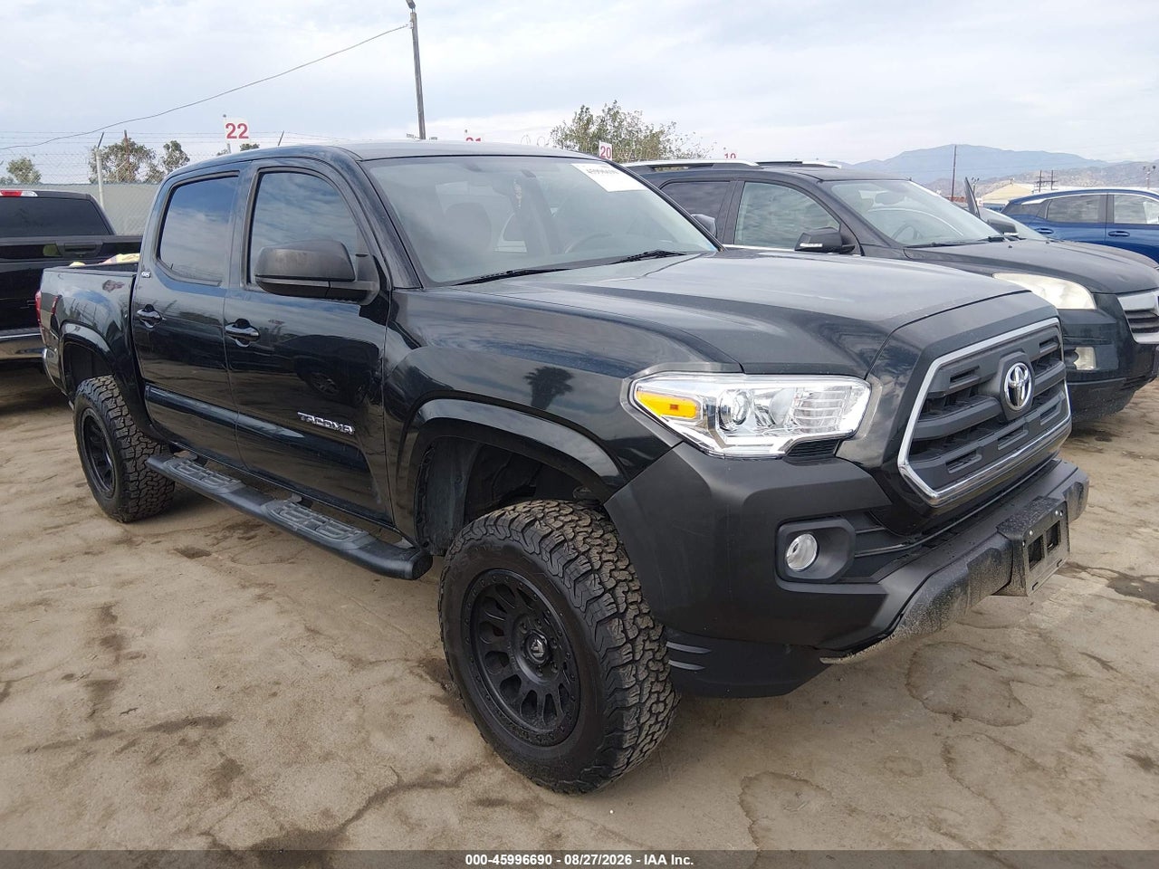 5TFAX5GN2HX****** · 2017 TOYOTA TACOMA SR5