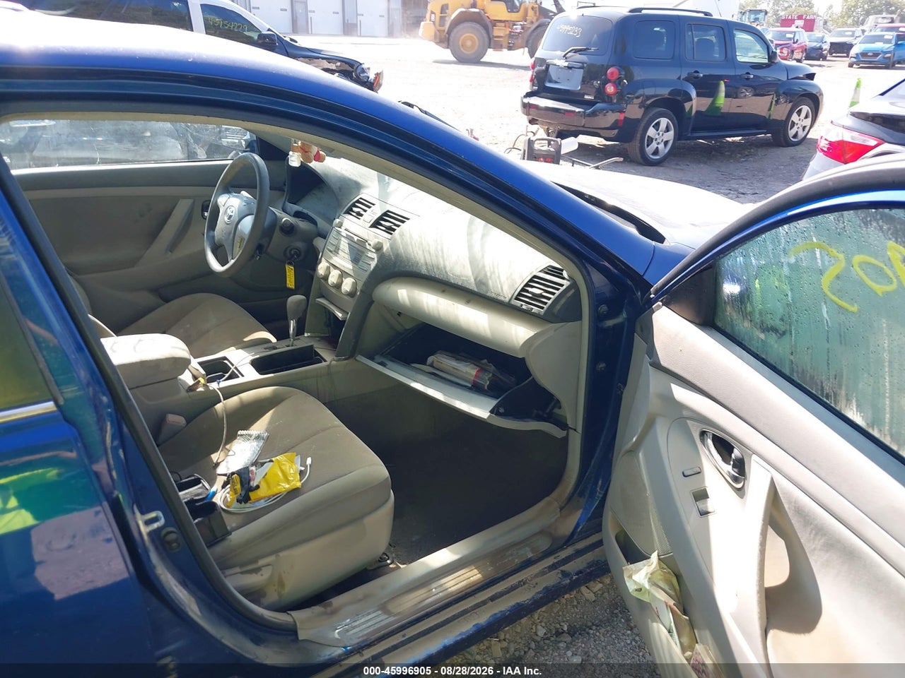 2011 TOYOTA CAMRY LE · 5/11