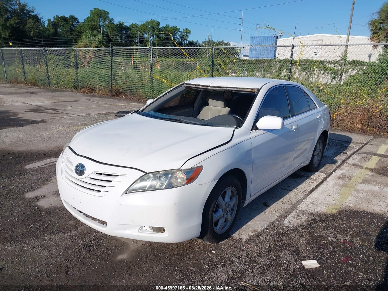 2009 TOYOTA CAMRY LE · 2/11