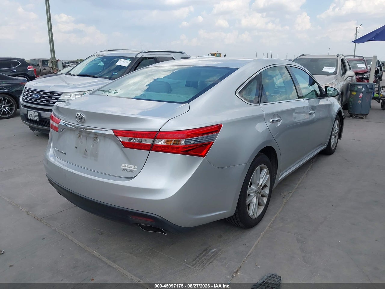 2013 TOYOTA AVALON XLE · 4/11