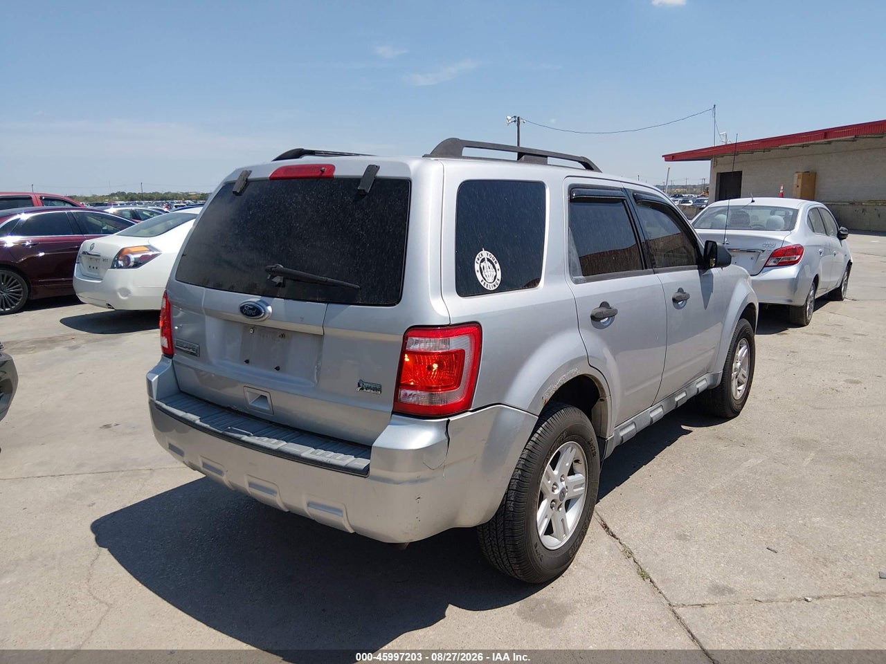 2011 FORD ESCAPE XLT · 4/11