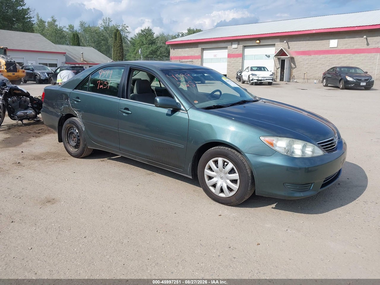 2005 TOYOTA CAMRY LE