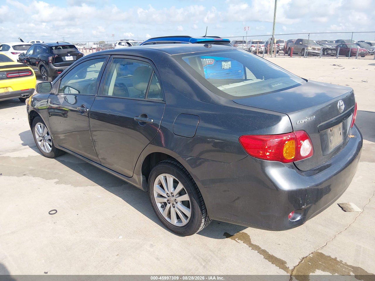 2010 TOYOTA COROLLA LE · 3/11