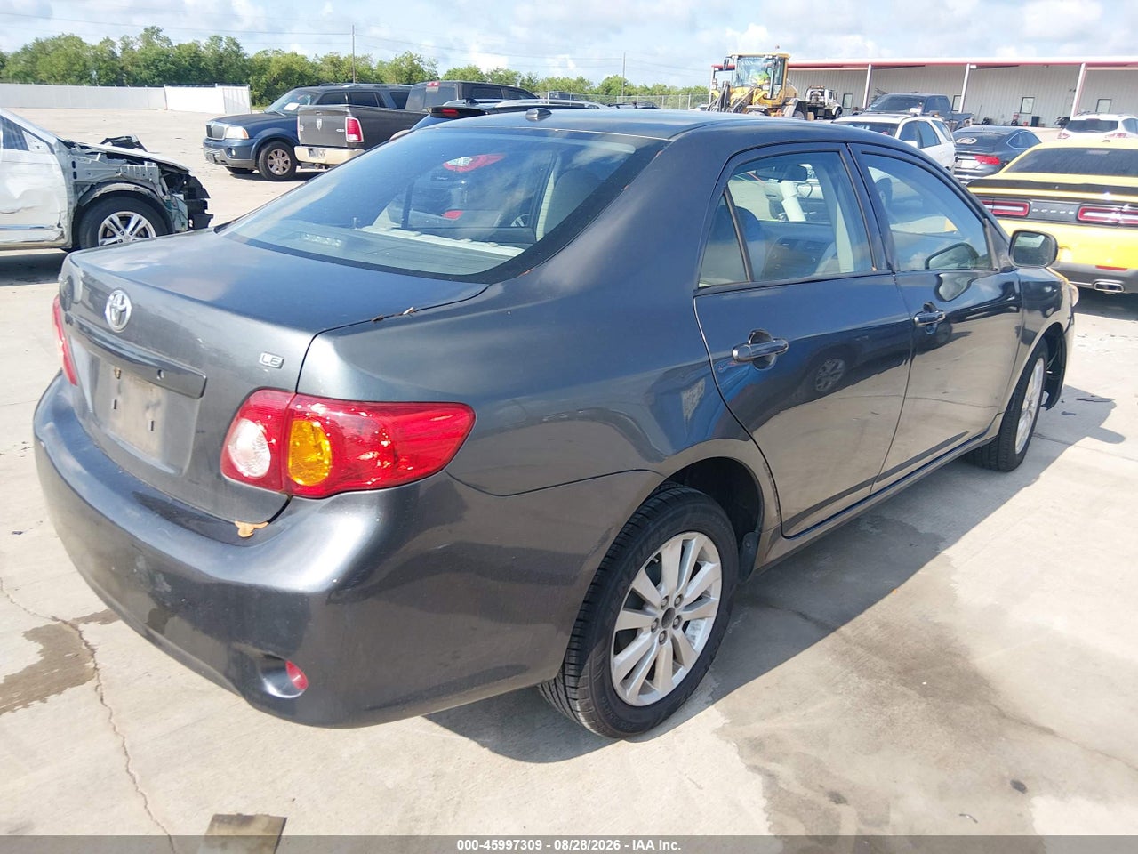 2010 TOYOTA COROLLA LE · 4/11