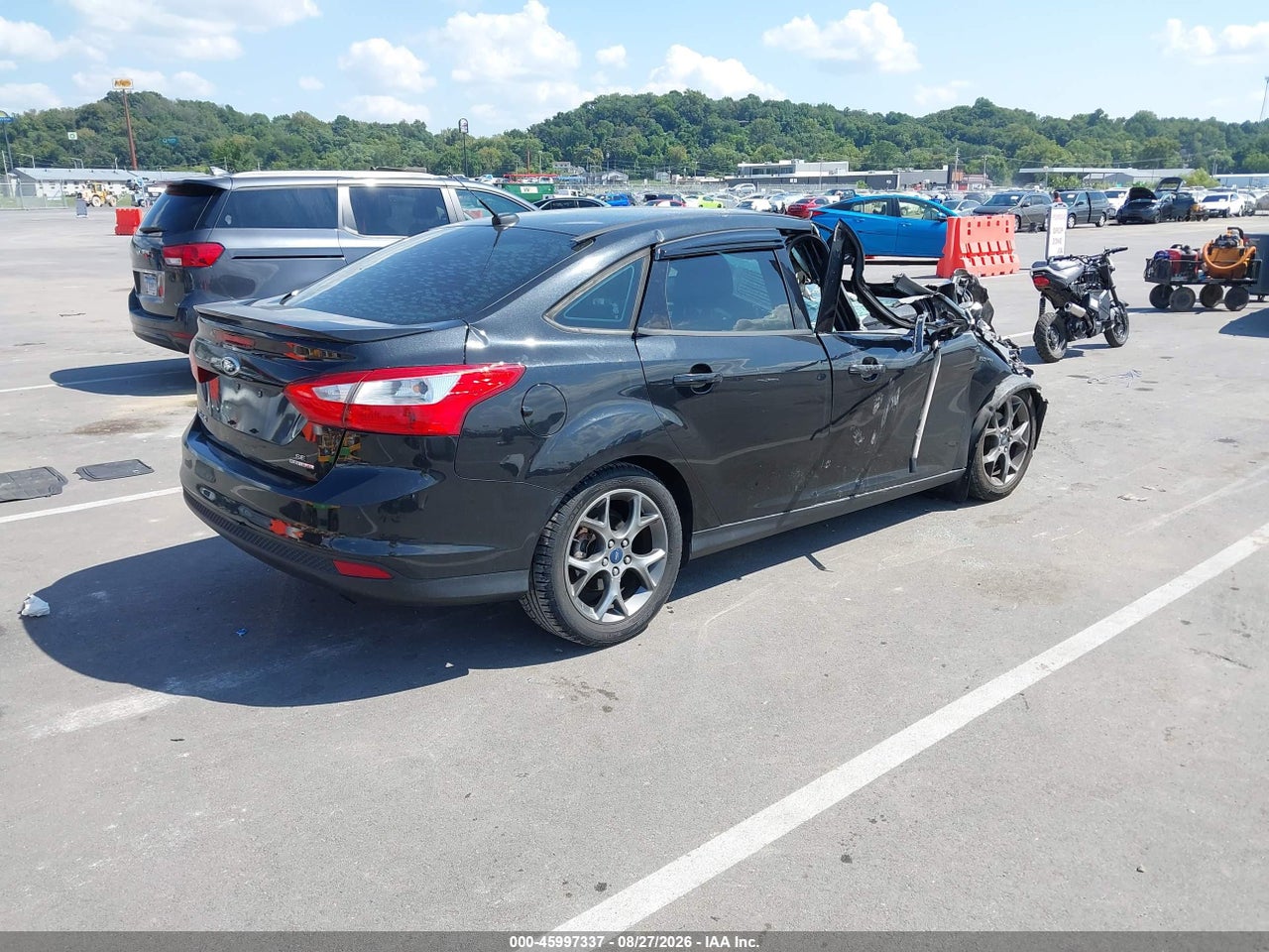 2013 FORD FOCUS SE · 4/11