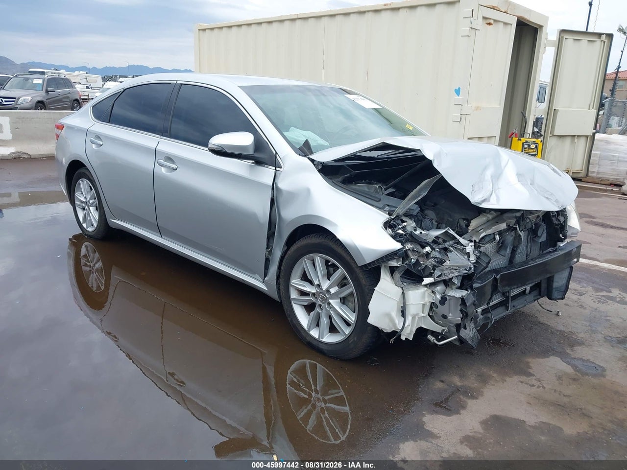 2013 TOYOTA AVALON XLE