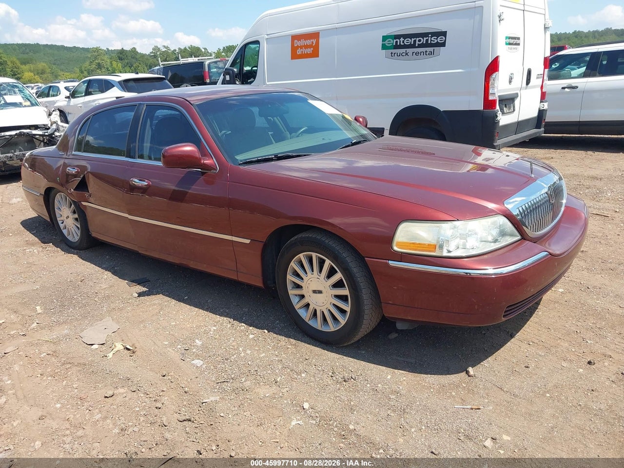 2003 LINCOLN TOWN CAR EXECUTIVE