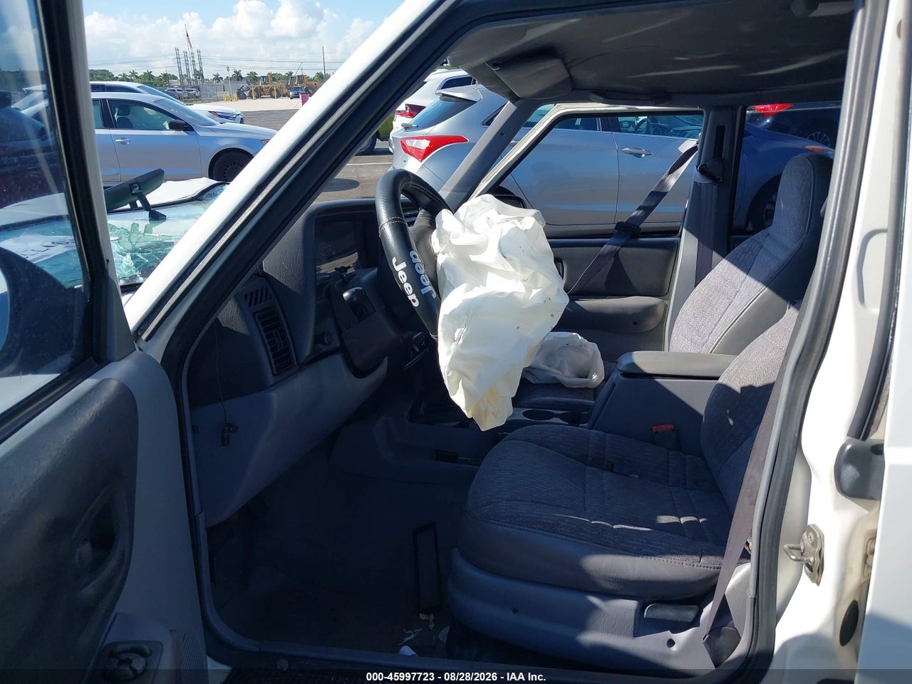 1997 JEEP CHEROKEE SE · 5/10