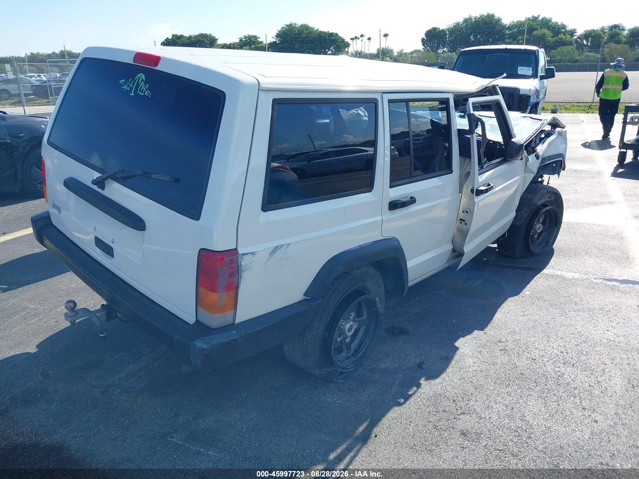 1997 JEEP CHEROKEE SE · 4/10