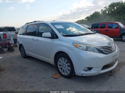2011 TOYOTA SIENNA LIMITED