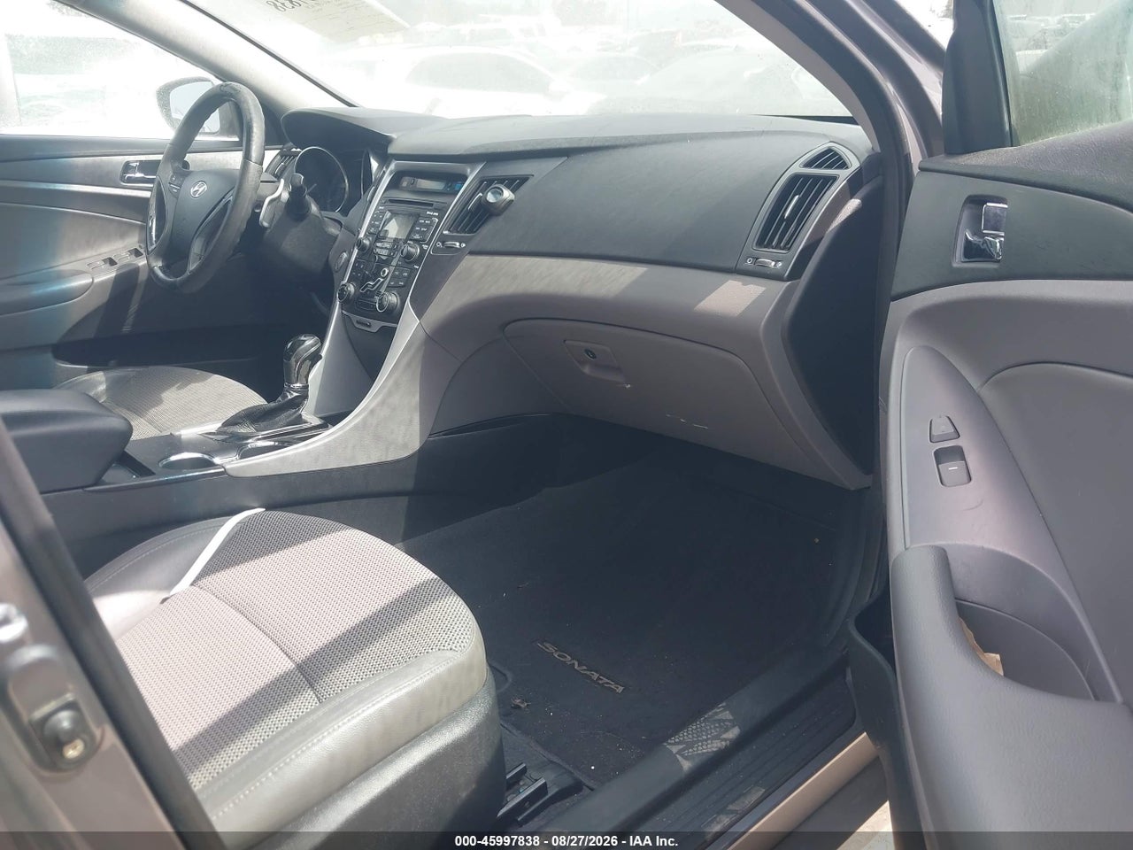 2011 HYUNDAI SONATA SE 2.0T · 5/11