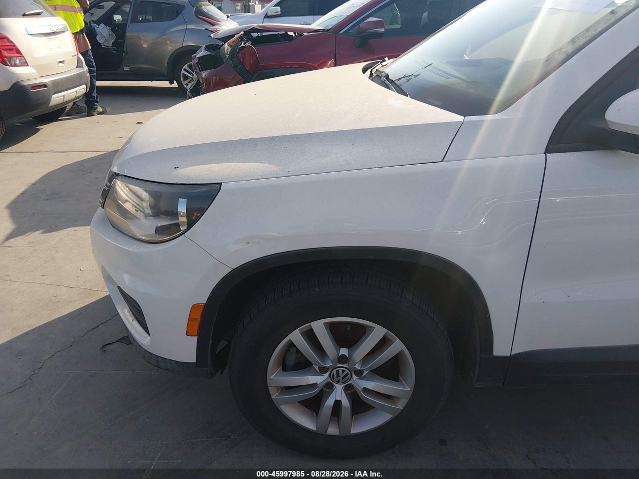 2013 VOLKSWAGEN TIGUAN S · 6/11