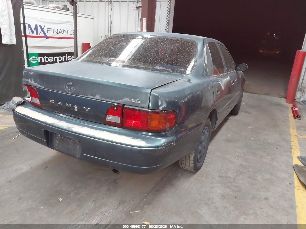 1995 TOYOTA CAMRY LE · 4/11