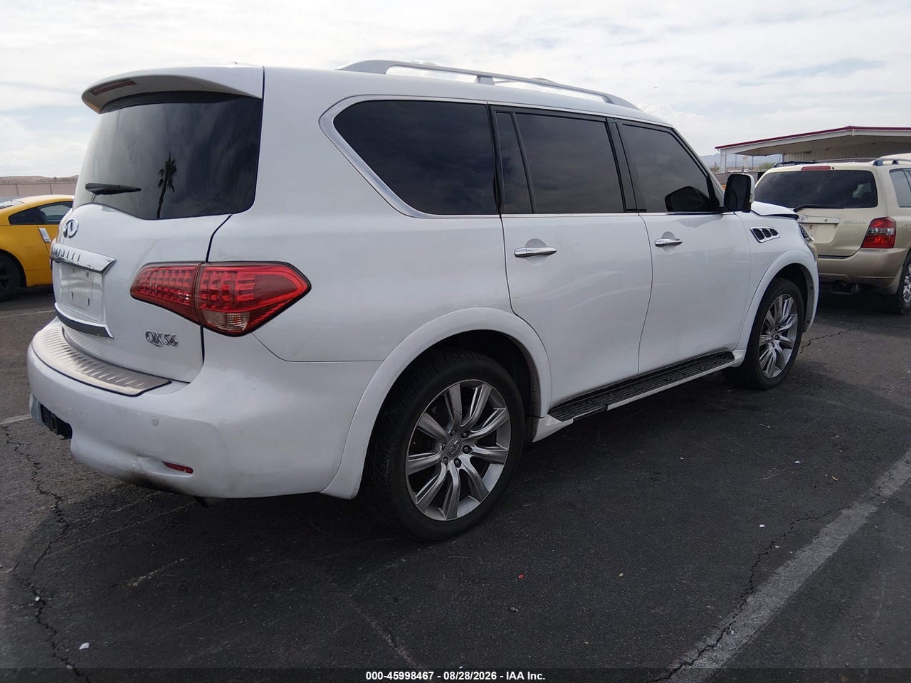 2011 INFINITI QX56 · 4/11