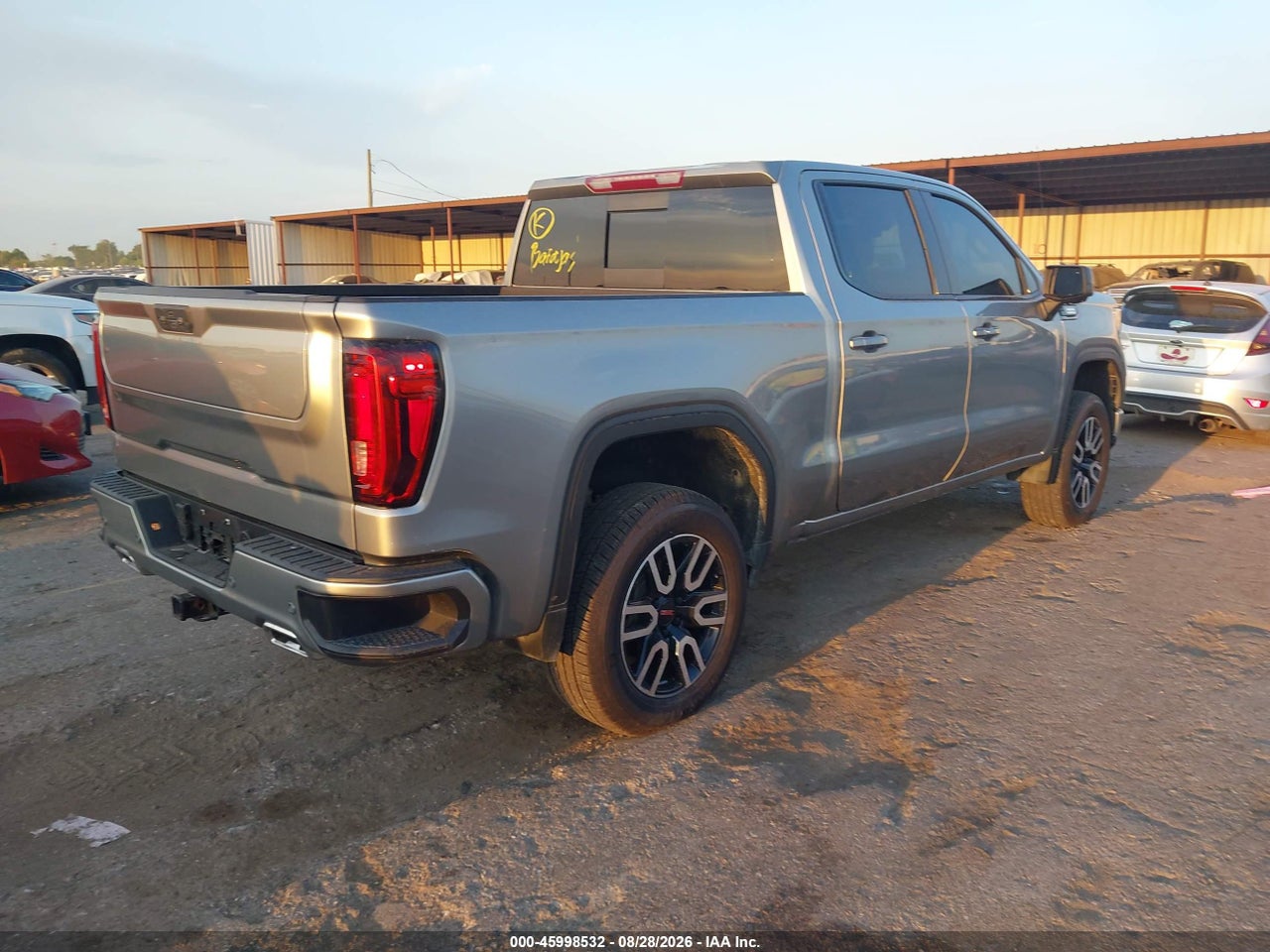 2021 GMC SIERRA 1500 4WD  SHORT BOX AT4 · 4/11