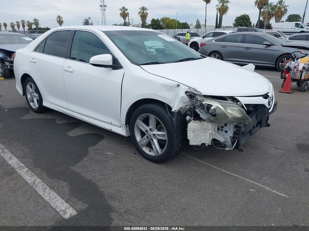 2013 TOYOTA CAMRY SE