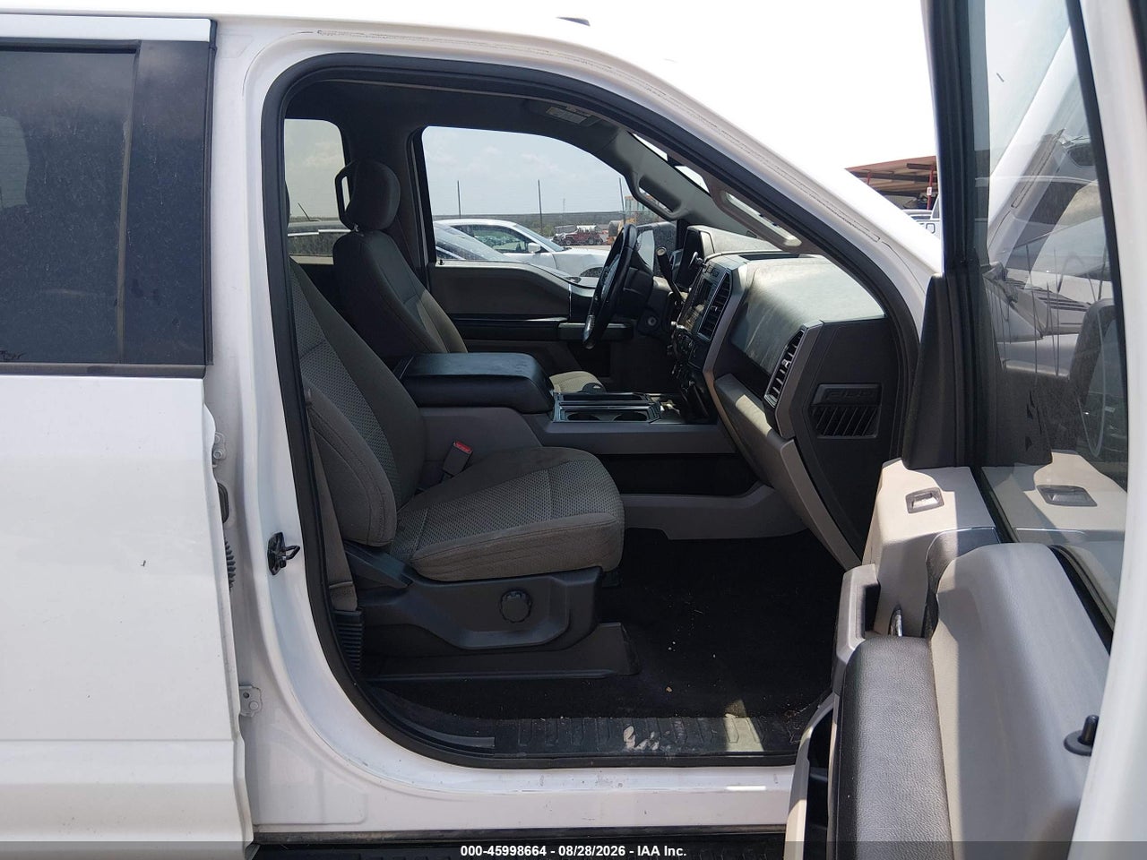 2017 FORD F-150 XLT · 5/10
