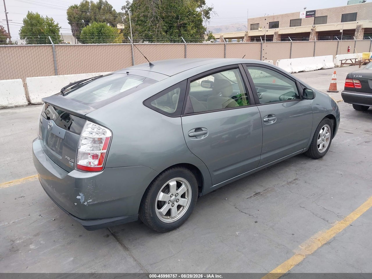2004 TOYOTA PRIUS   · 4/11
