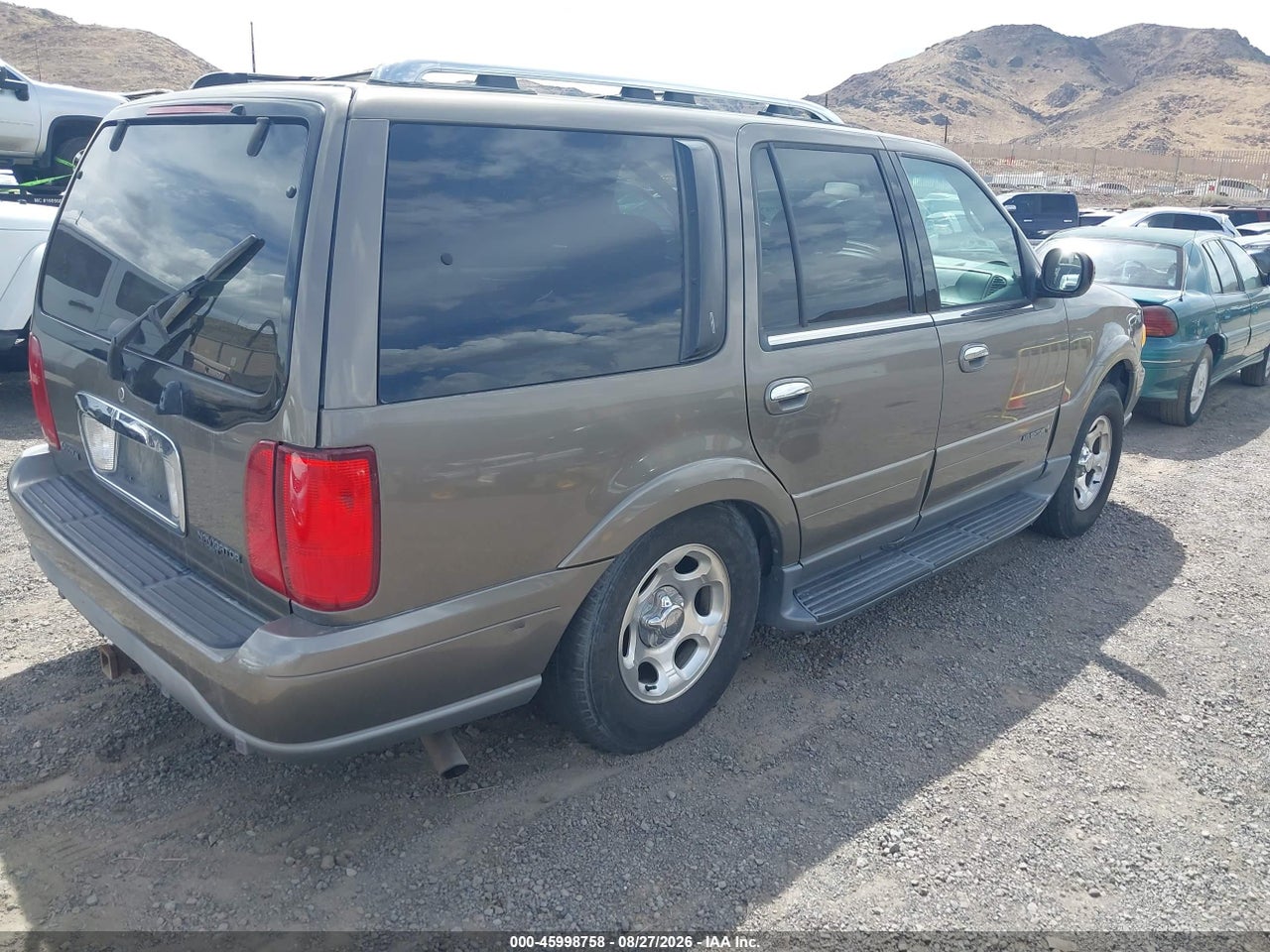 2002 LINCOLN NAVIGATOR   · 4/11