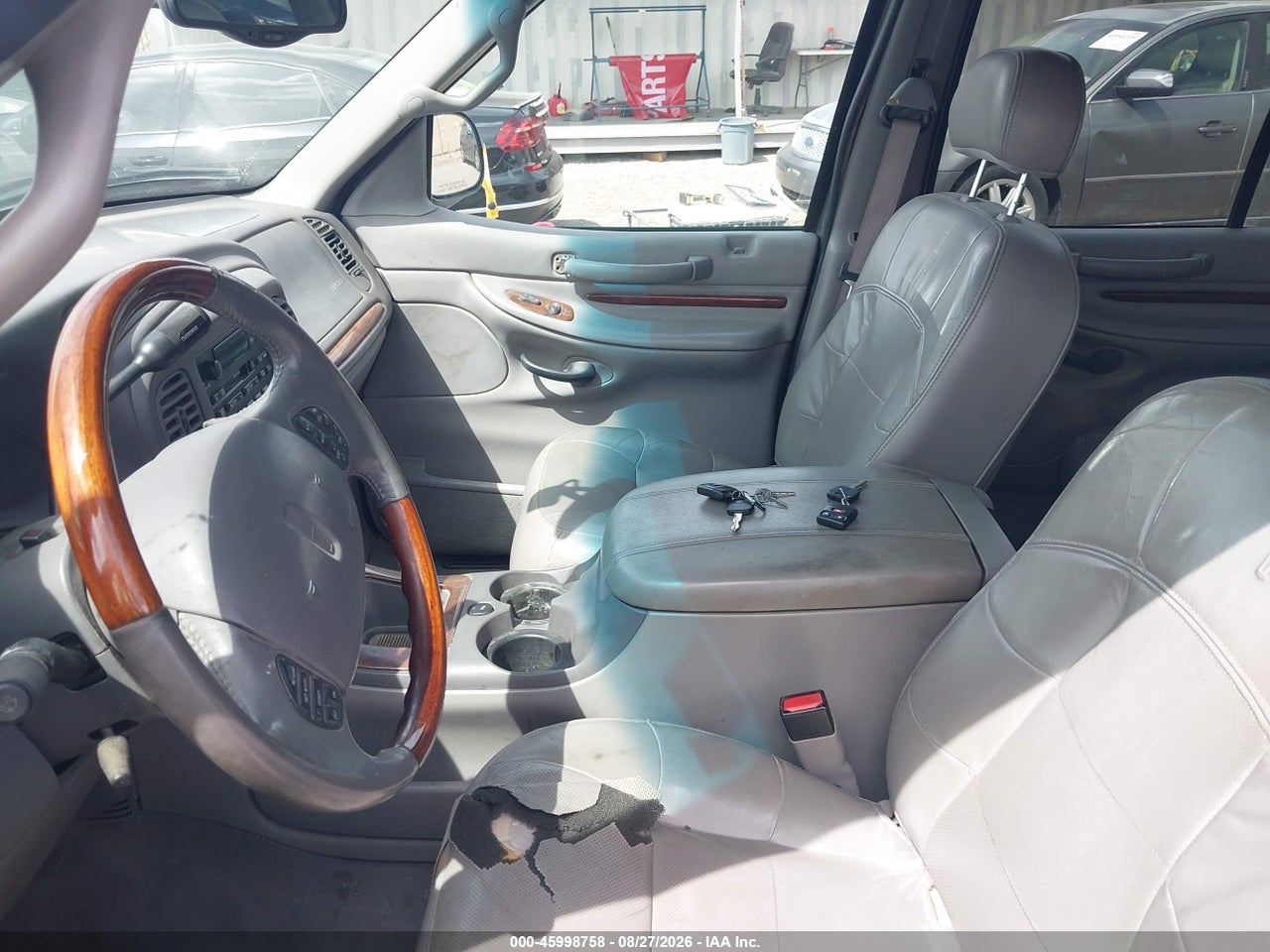 2002 LINCOLN NAVIGATOR   · 5/11