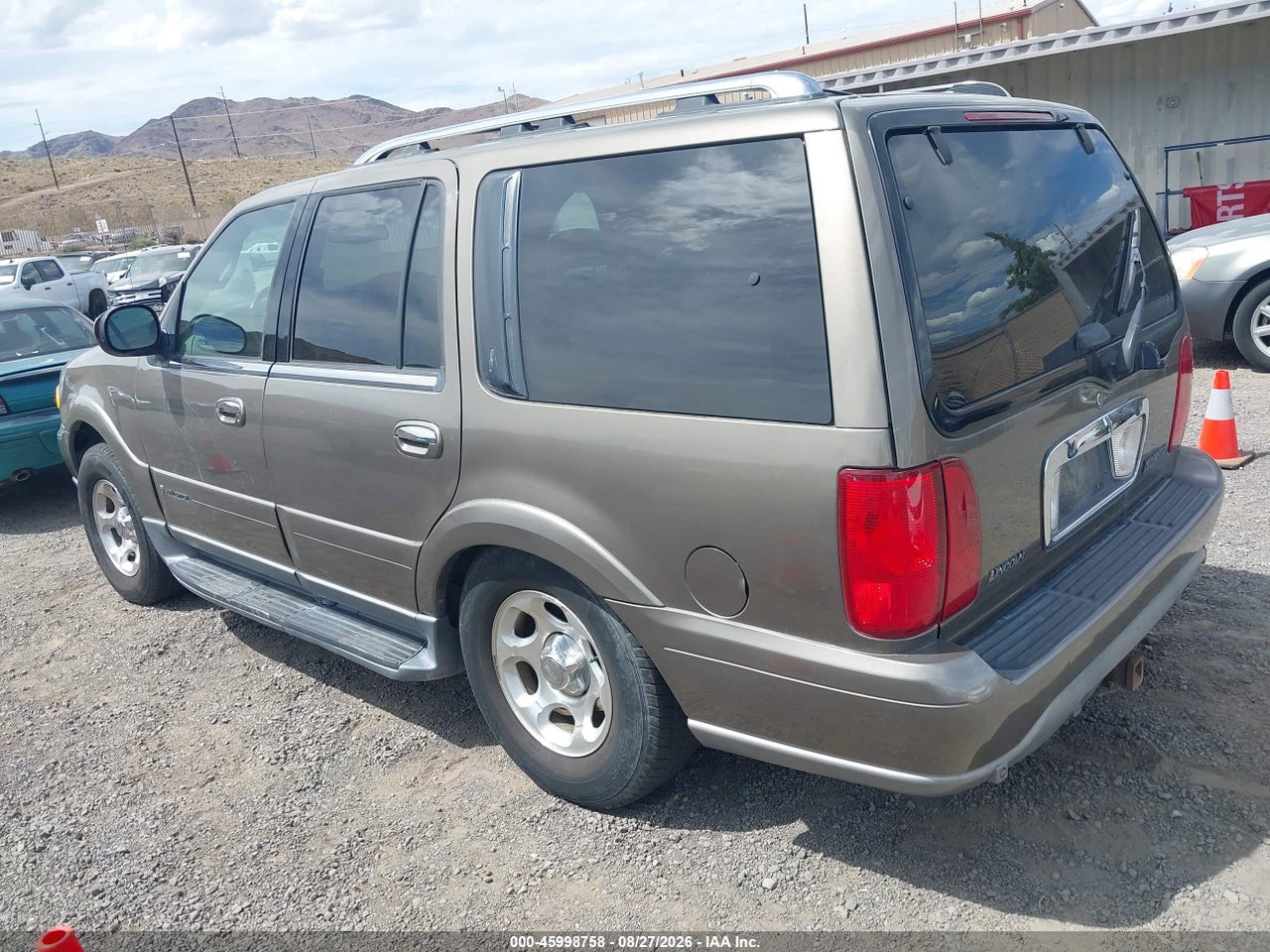 2002 LINCOLN NAVIGATOR   · 3/11