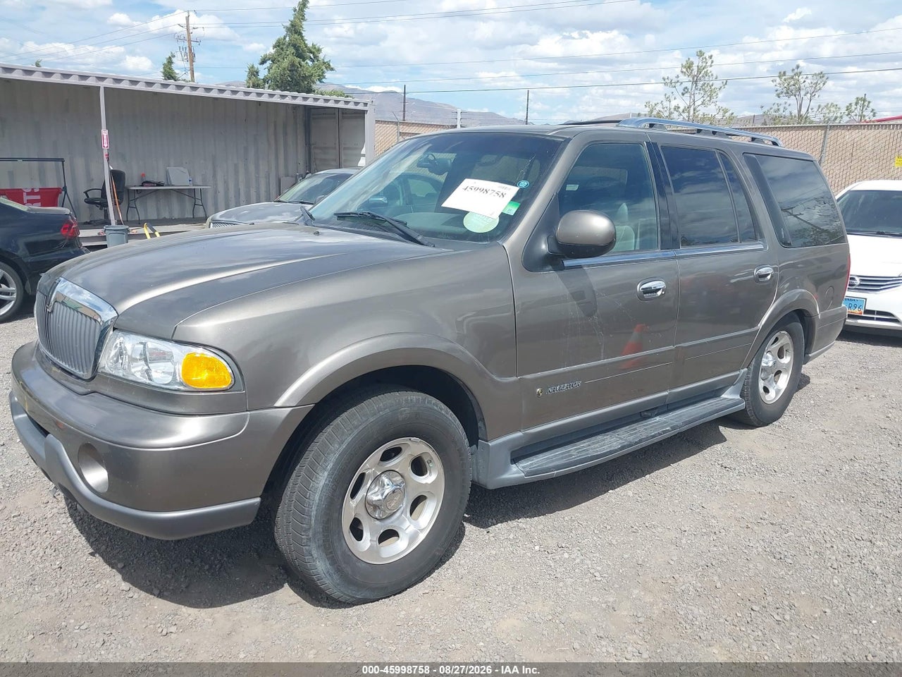 2002 LINCOLN NAVIGATOR   · 2/11