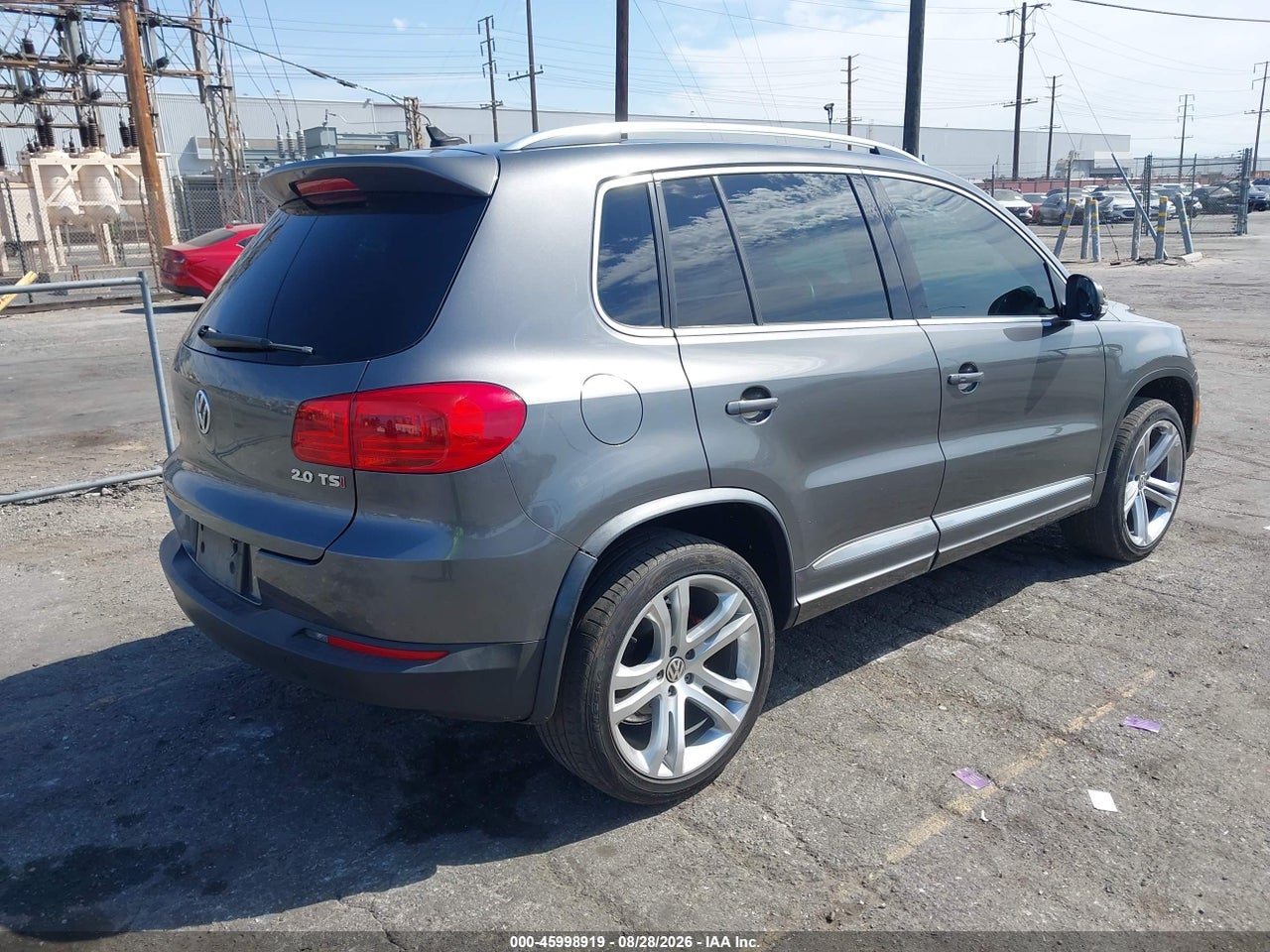 2014 VOLKSWAGEN TIGUAN R-LINE · 4/11