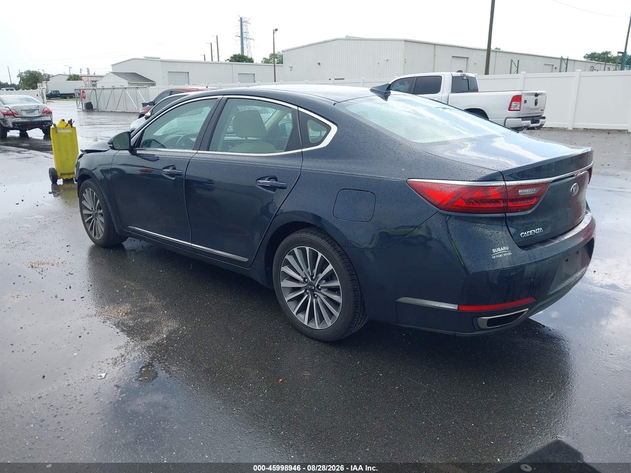 2017 KIA CADENZA PREMIUM · 3/11