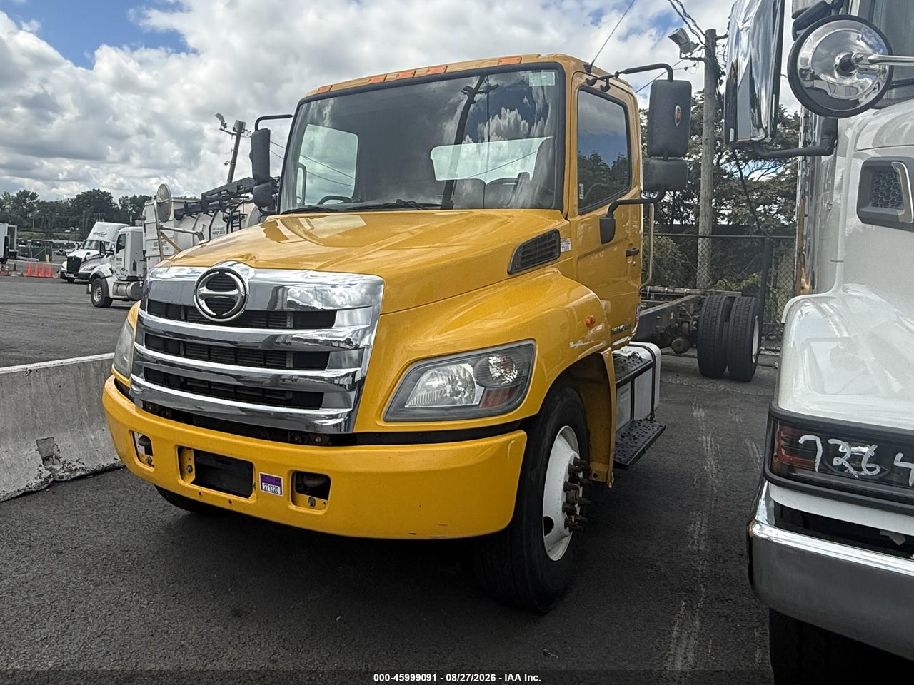 2019 HINO 338 · 2/11