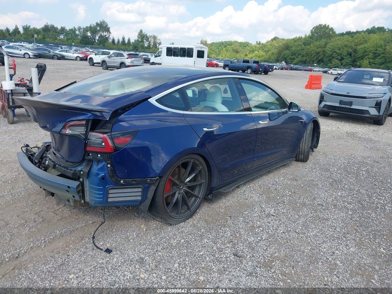 2018 TESLA MODEL 3 LONG RANGE/PERFORMANCE · 4/9