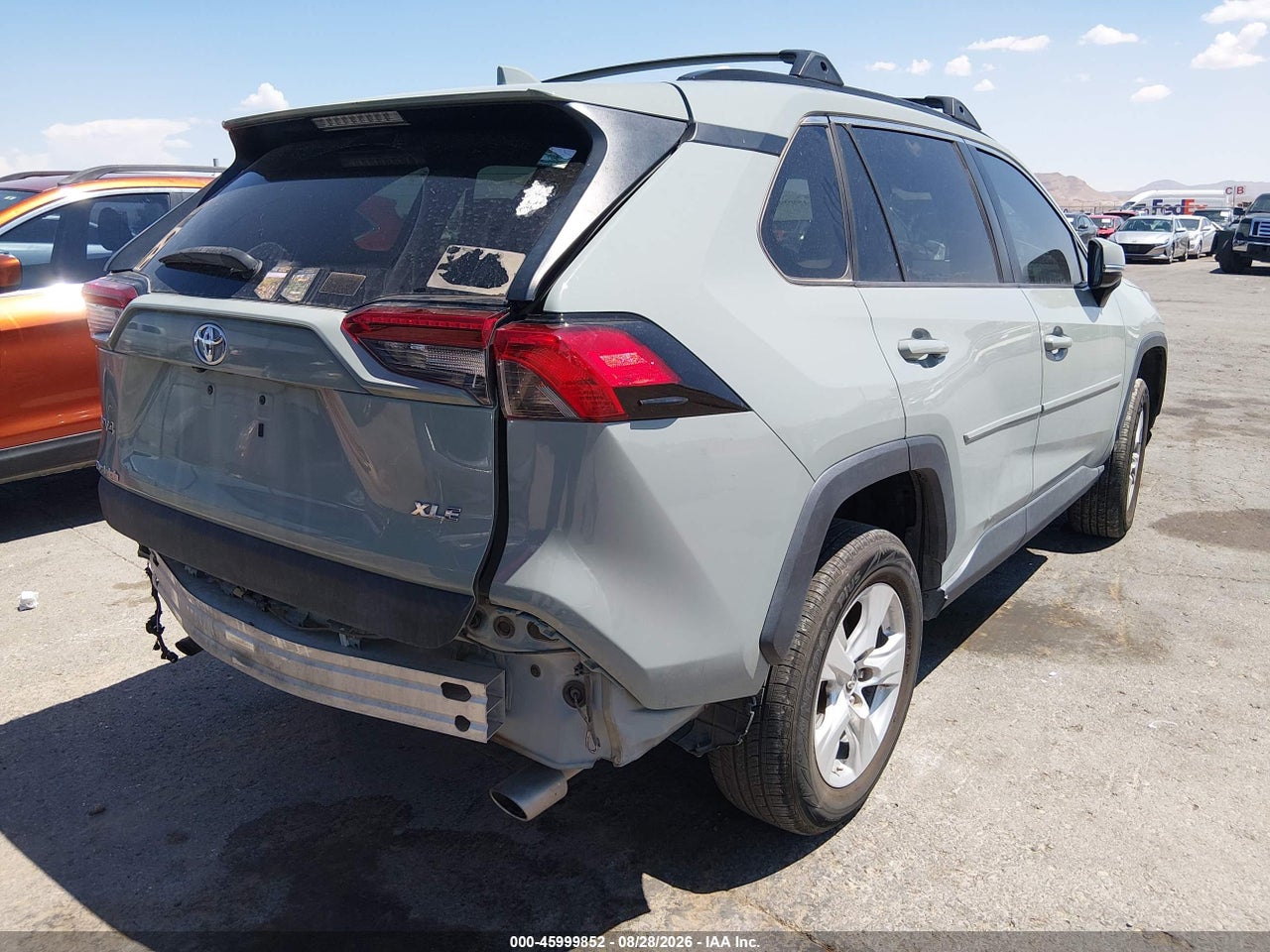 2019 TOYOTA RAV4 XLE · 4/11
