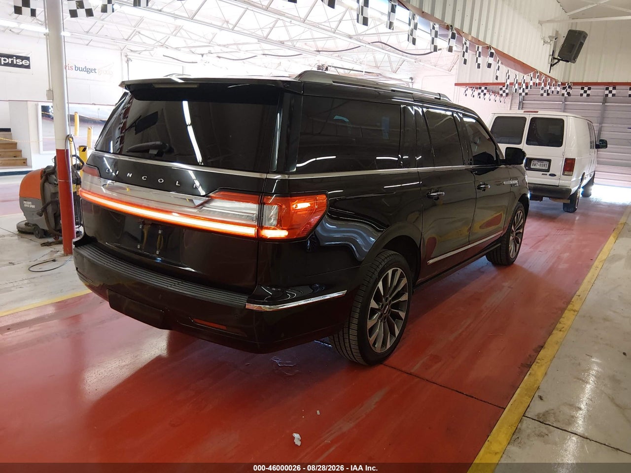 2021 LINCOLN NAVIGATOR RESERVE L · 4/11
