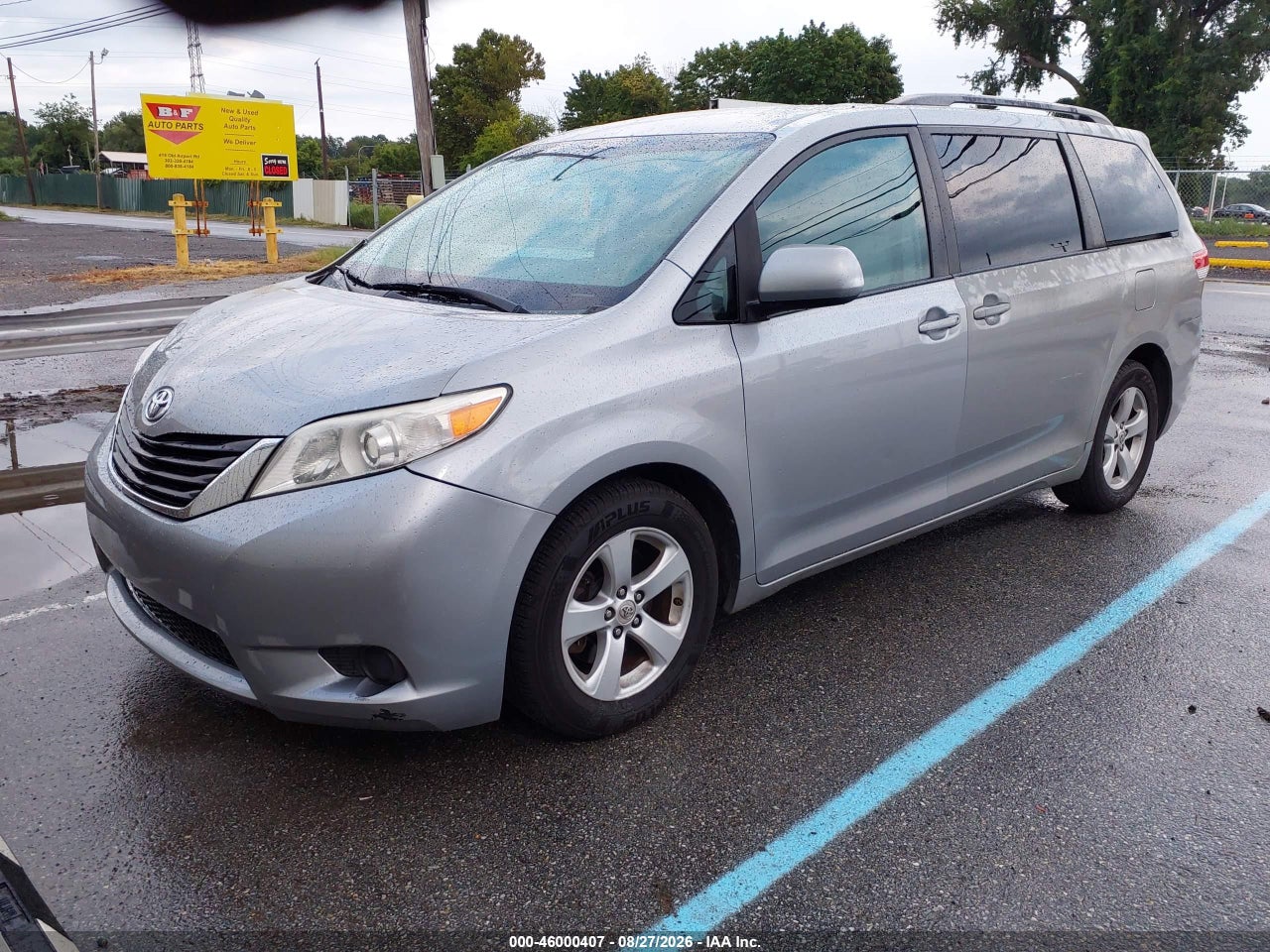 2012 TOYOTA SIENNA LE V6 8 PASSENGER · 2/11