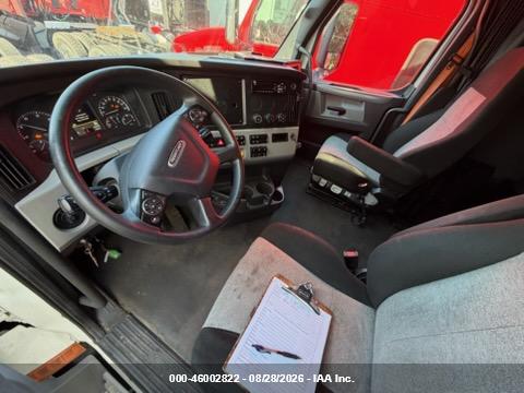 2021 FREIGHTLINER NEW CASCADIA 126   · 5/10