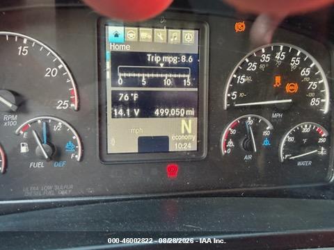 2021 FREIGHTLINER NEW CASCADIA 126   · 6/10