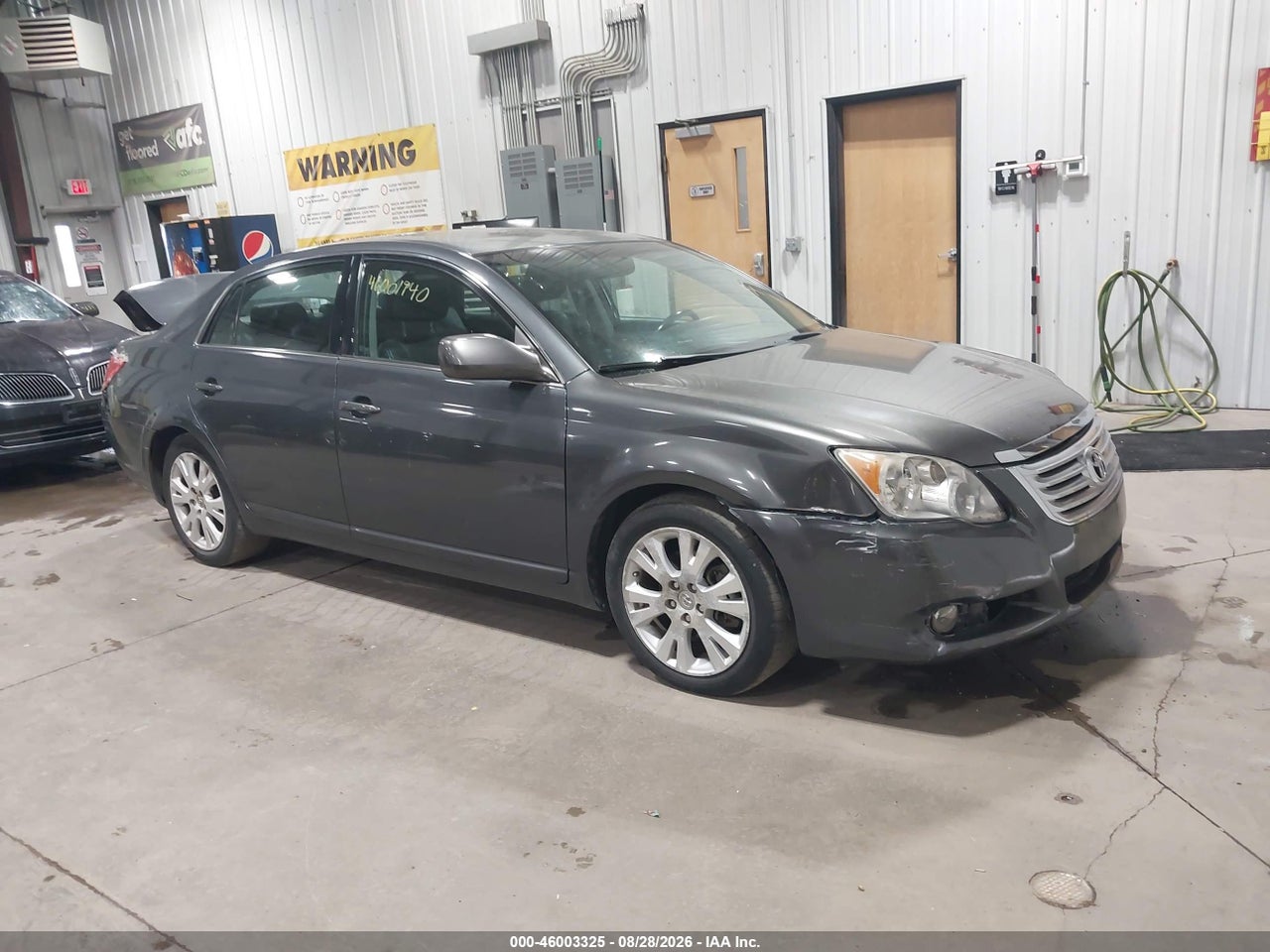 2010 TOYOTA AVALON XLS