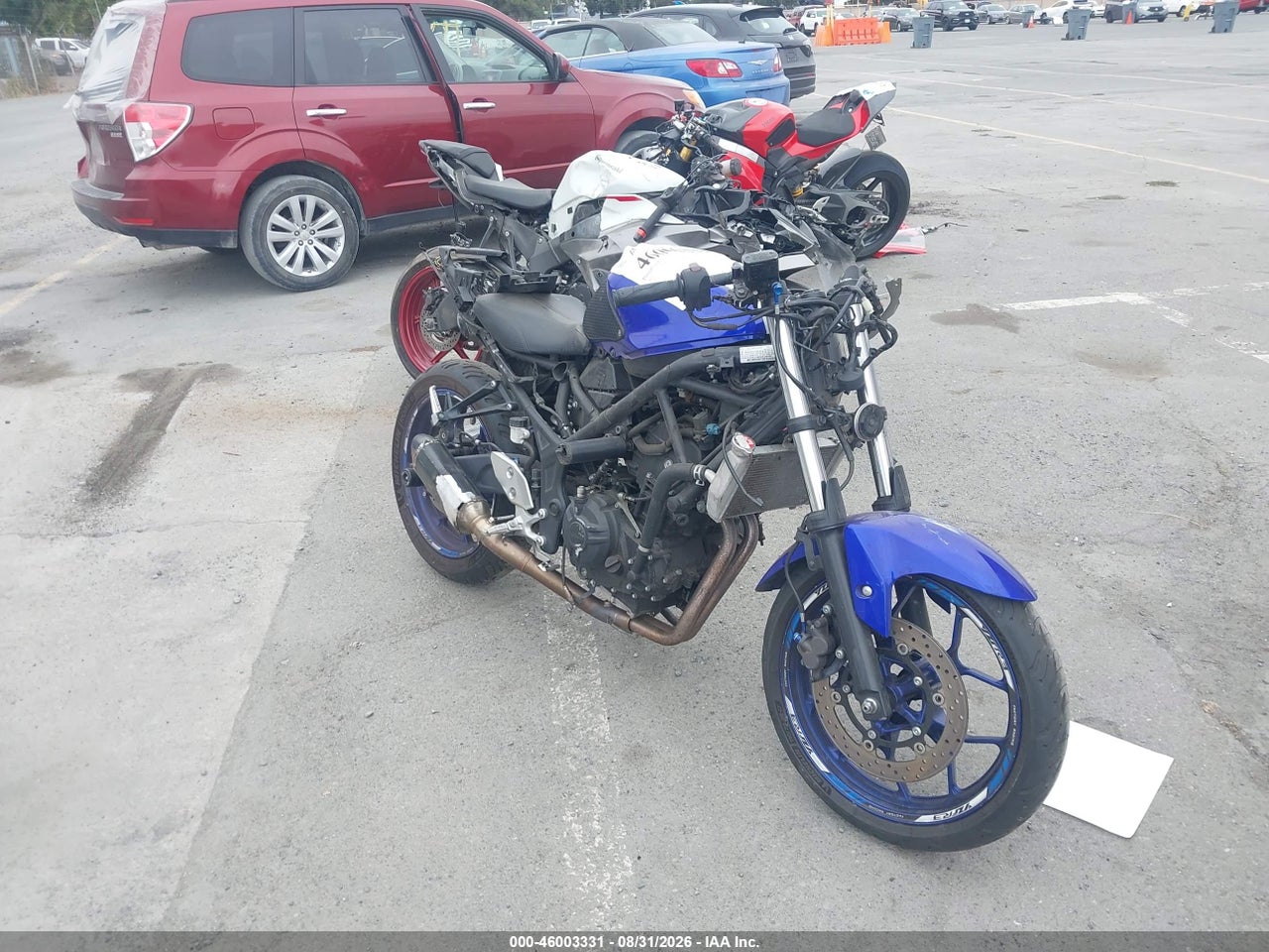 2015 YAMAHA YZFR3
