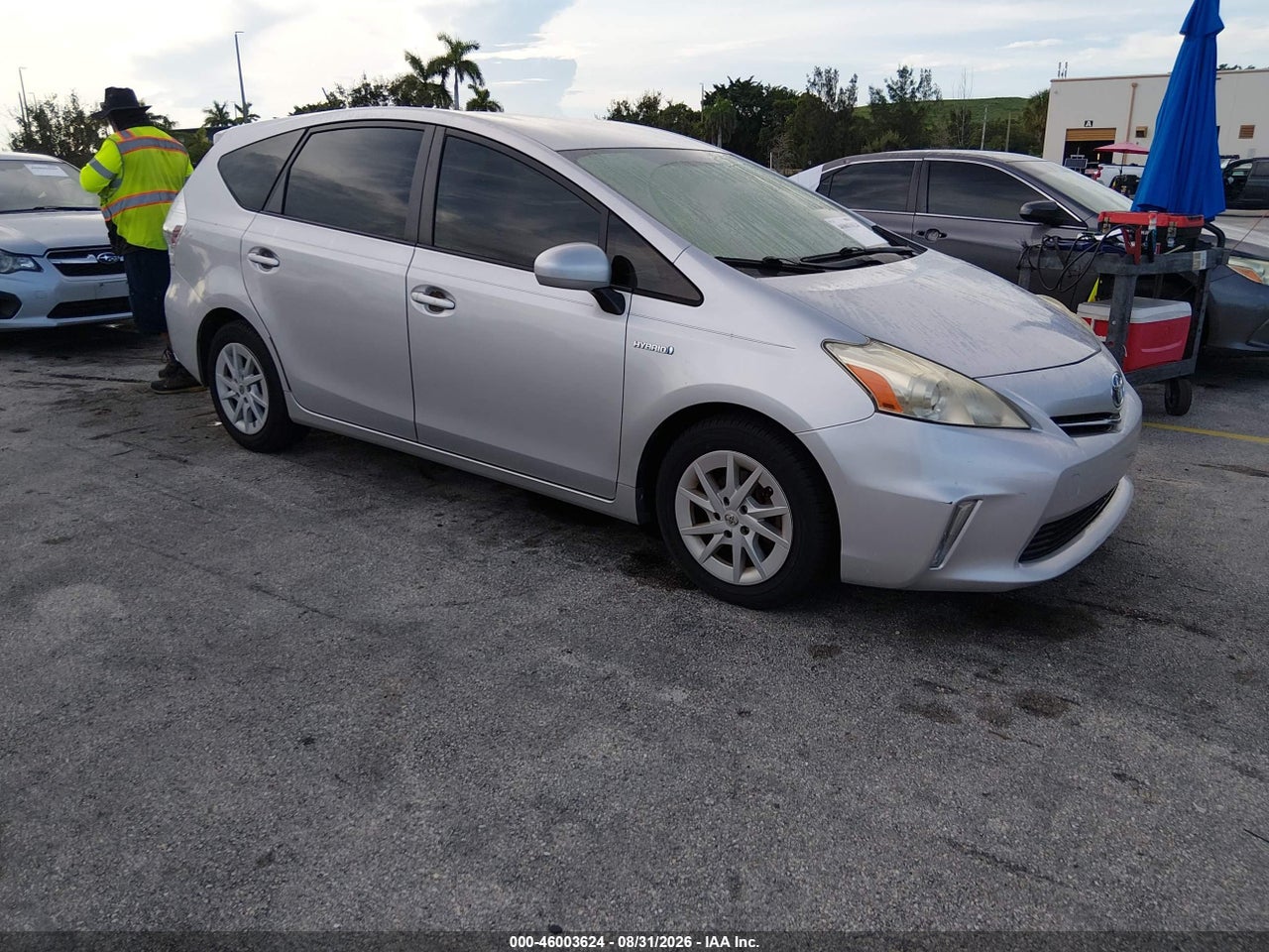 2013 TOYOTA PRIUS V TWO