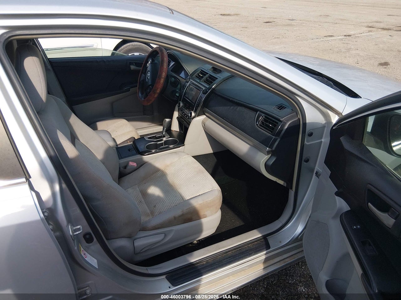 2012 TOYOTA CAMRY LE · 5/11